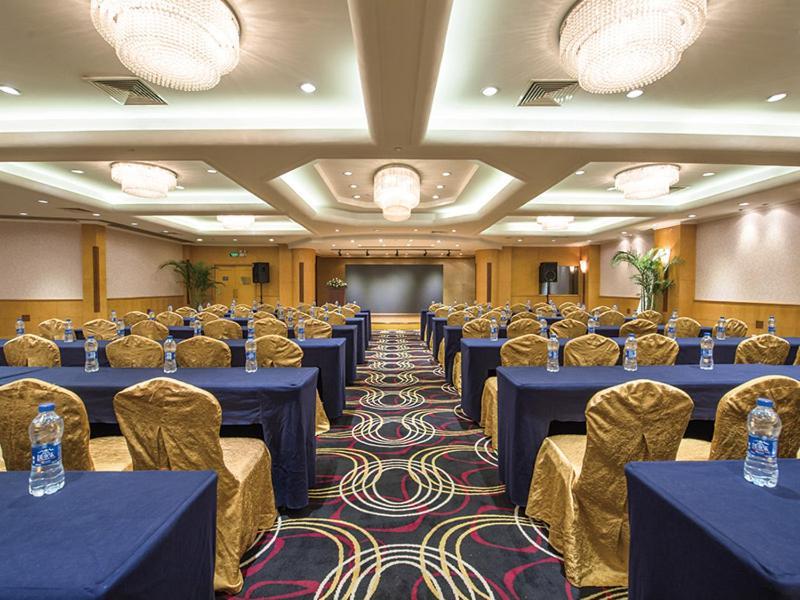 Park Inn By Radisson Shanghai Downtown מראה חיצוני תמונה